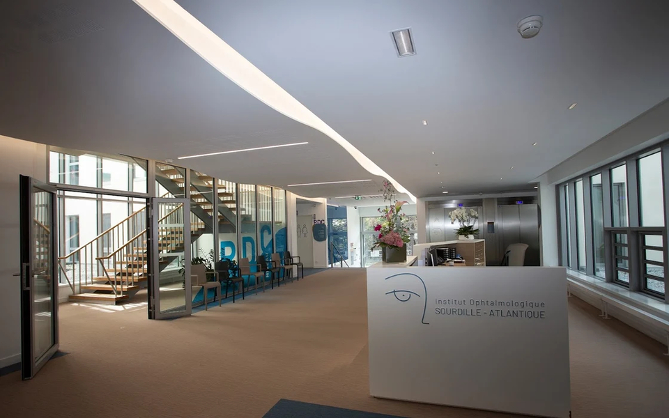 Photo de couverture de Docteur Pierre Blain - Chirurgien Ophtalmologiste